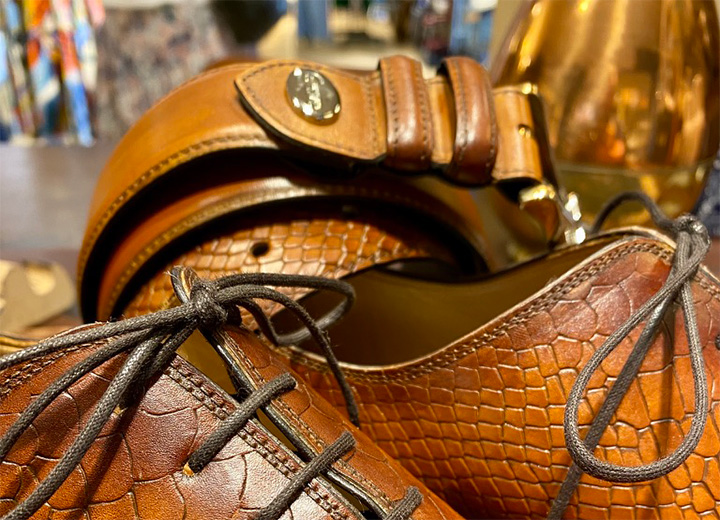 Cognac atelierschoen met bijpassende riem